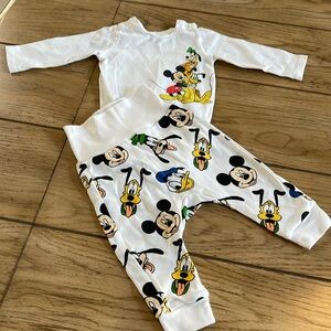 Mickey, Goofy & Pluto set by H & M size 2-4 months